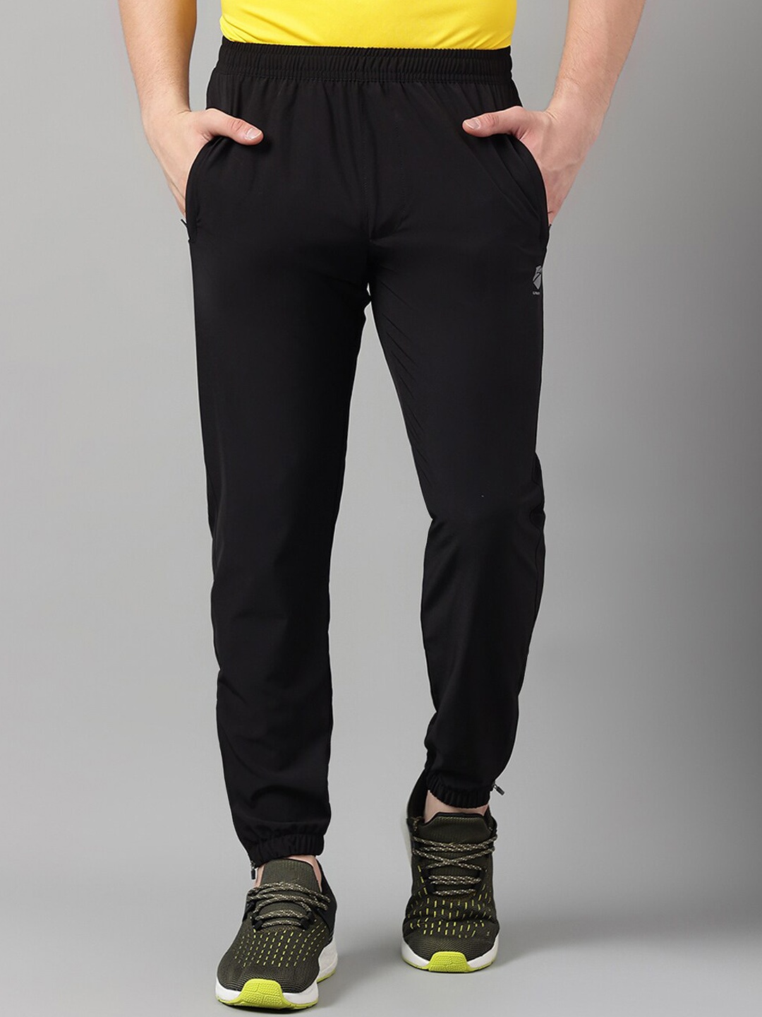 

UNPAR Men Mid-Rise Sports Joggers, Black