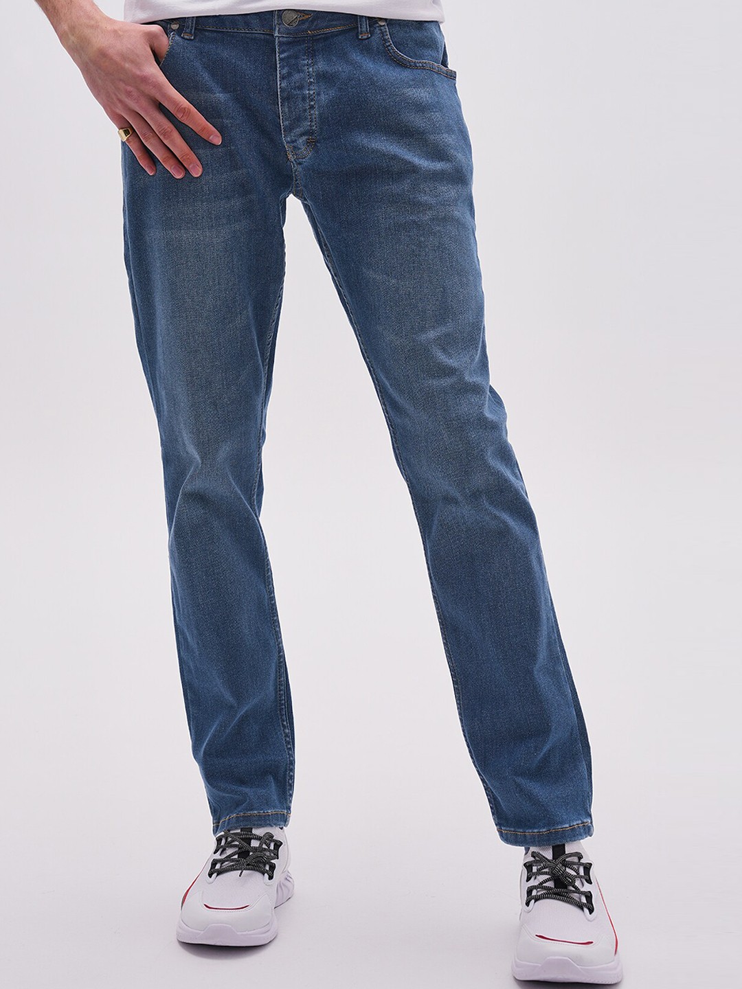 

PRET A TUER Men Tapered Fit Mid Rise Light Fade Crinkle Stretchable Jeans, Blue
