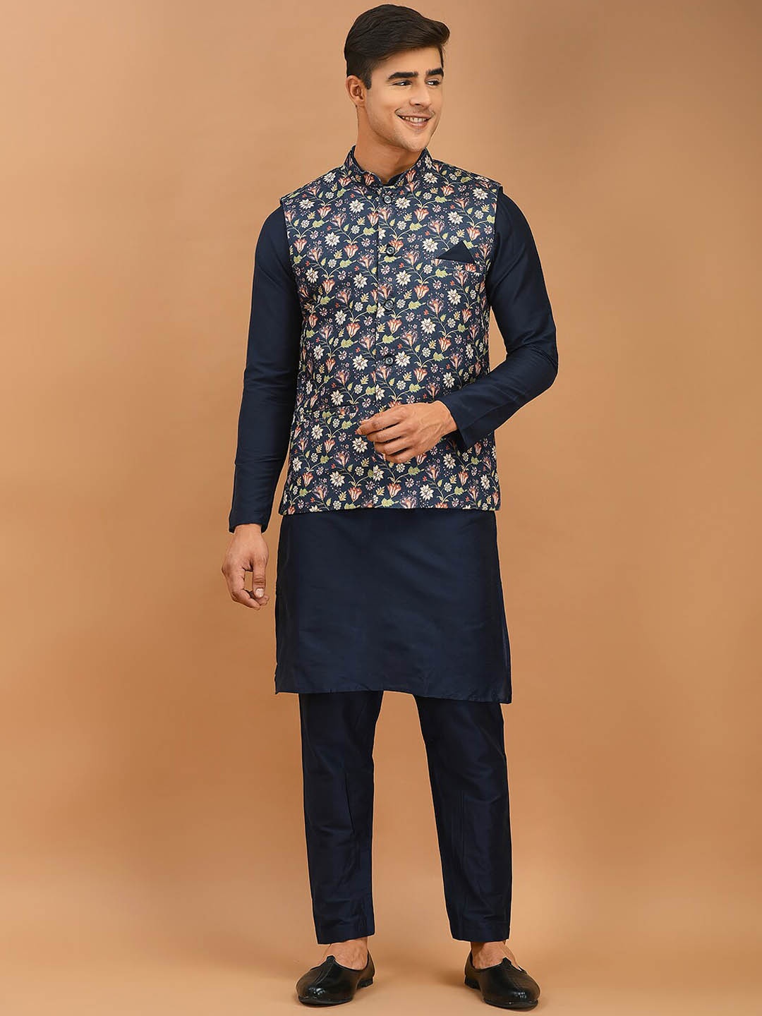 

DEYANN Mandarin Collar Kurta with Pyjamas & Printed Nehru Jacket, Navy blue