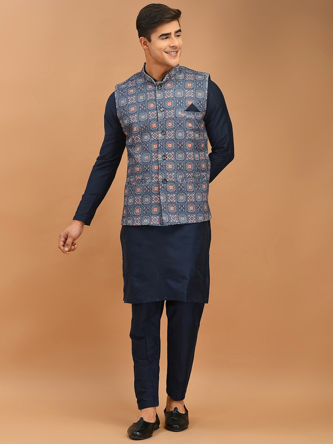 

DEYANN Mandarin Collar Kurta with Pyjamas & Printed Nehru Jacket, Navy blue