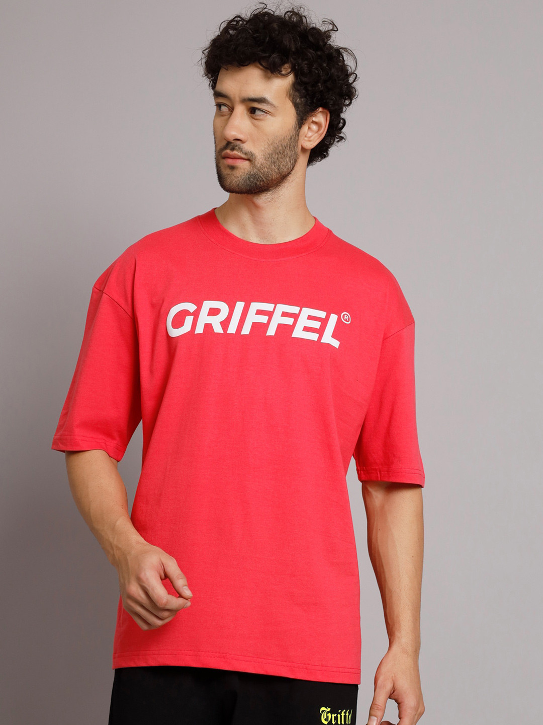 

GRIFFEL Typography Printed Drop Shoulder Sleeves Cotton T-Shirt, Coral