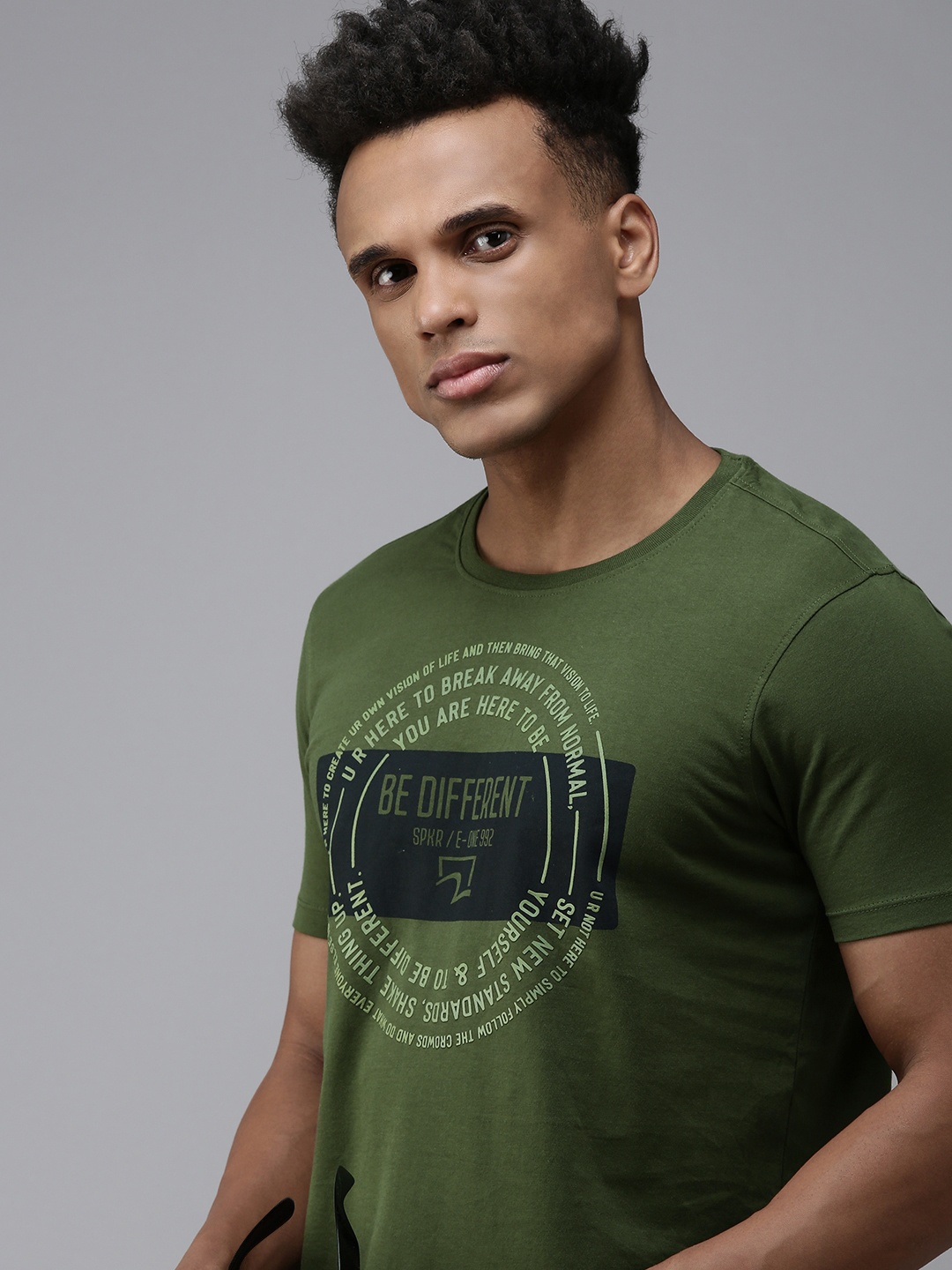 

SPYKAR Typography Printed Pure Cotton Slim Fit T-shirt, Green