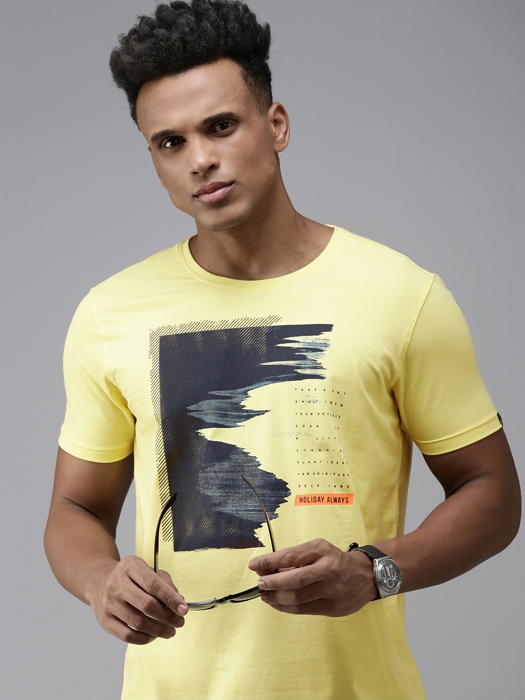 

SPYKAR Men Graphic Printed T-shirt, Yellow