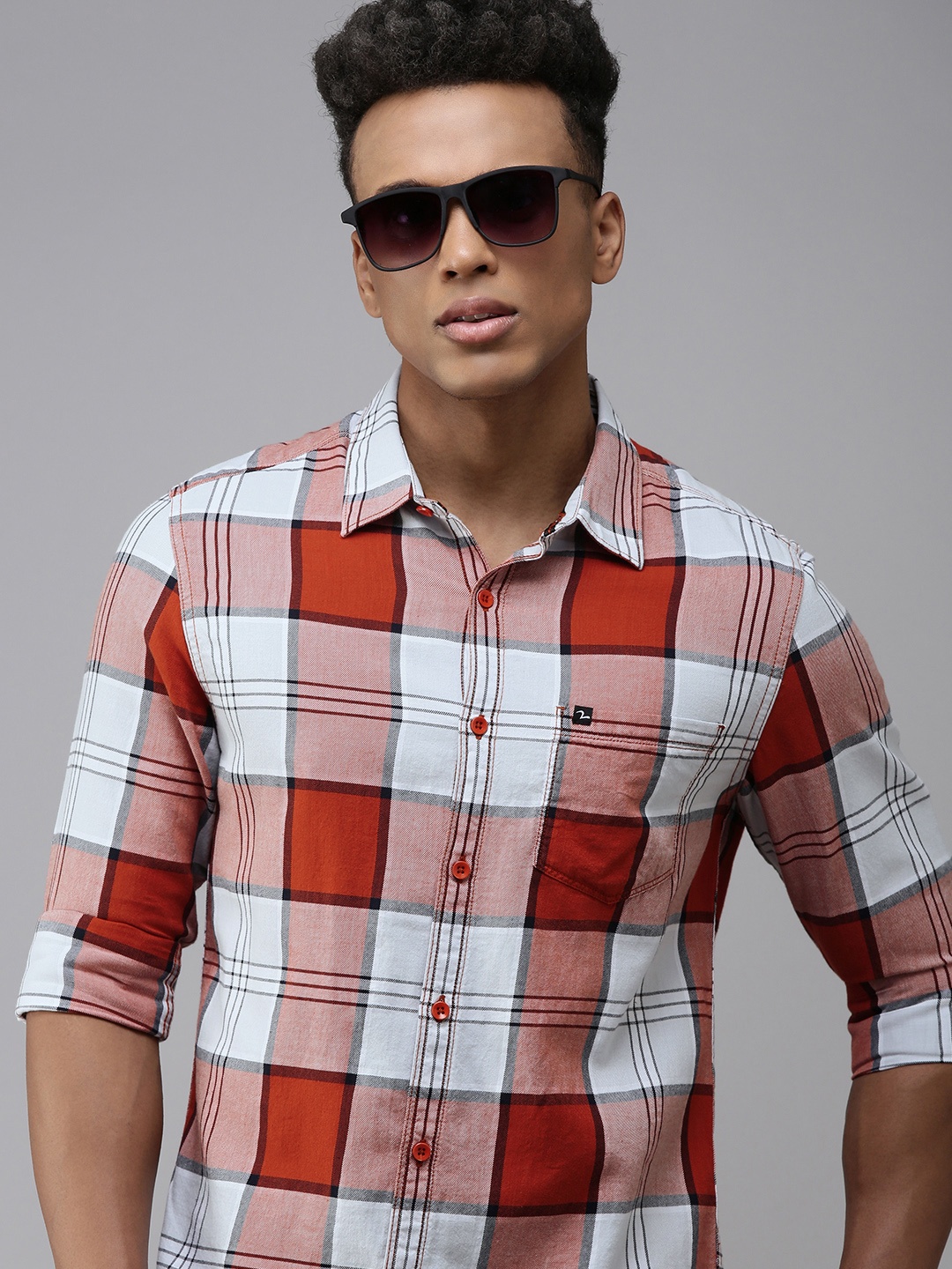 

SPYKAR Men Pure Cotton Slim Fit Checked Casual Shirt, Red