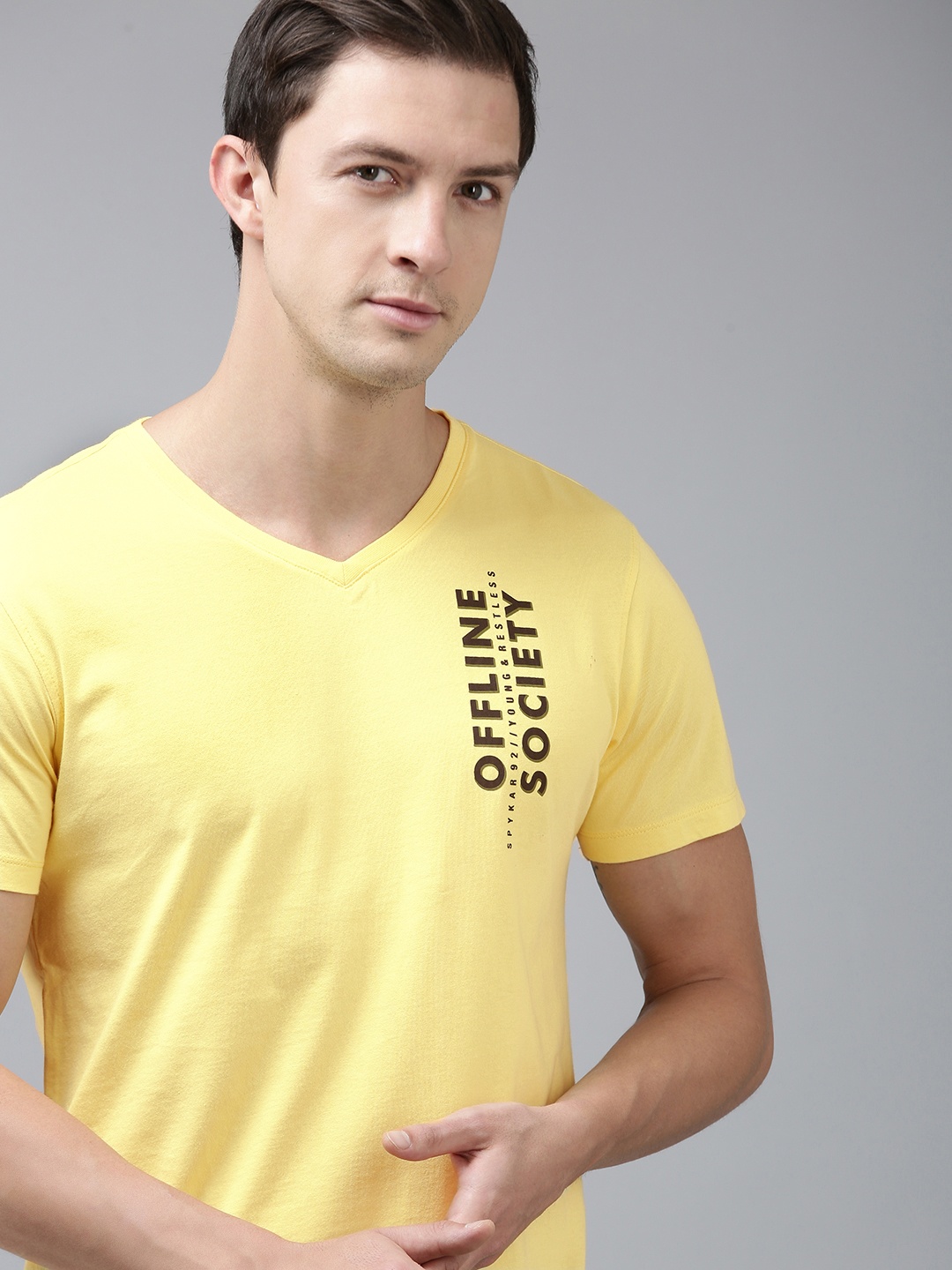 

SPYKAR Men Typography Printed V-Neck Pure Cotton Slim Fit T-shirt, Yellow