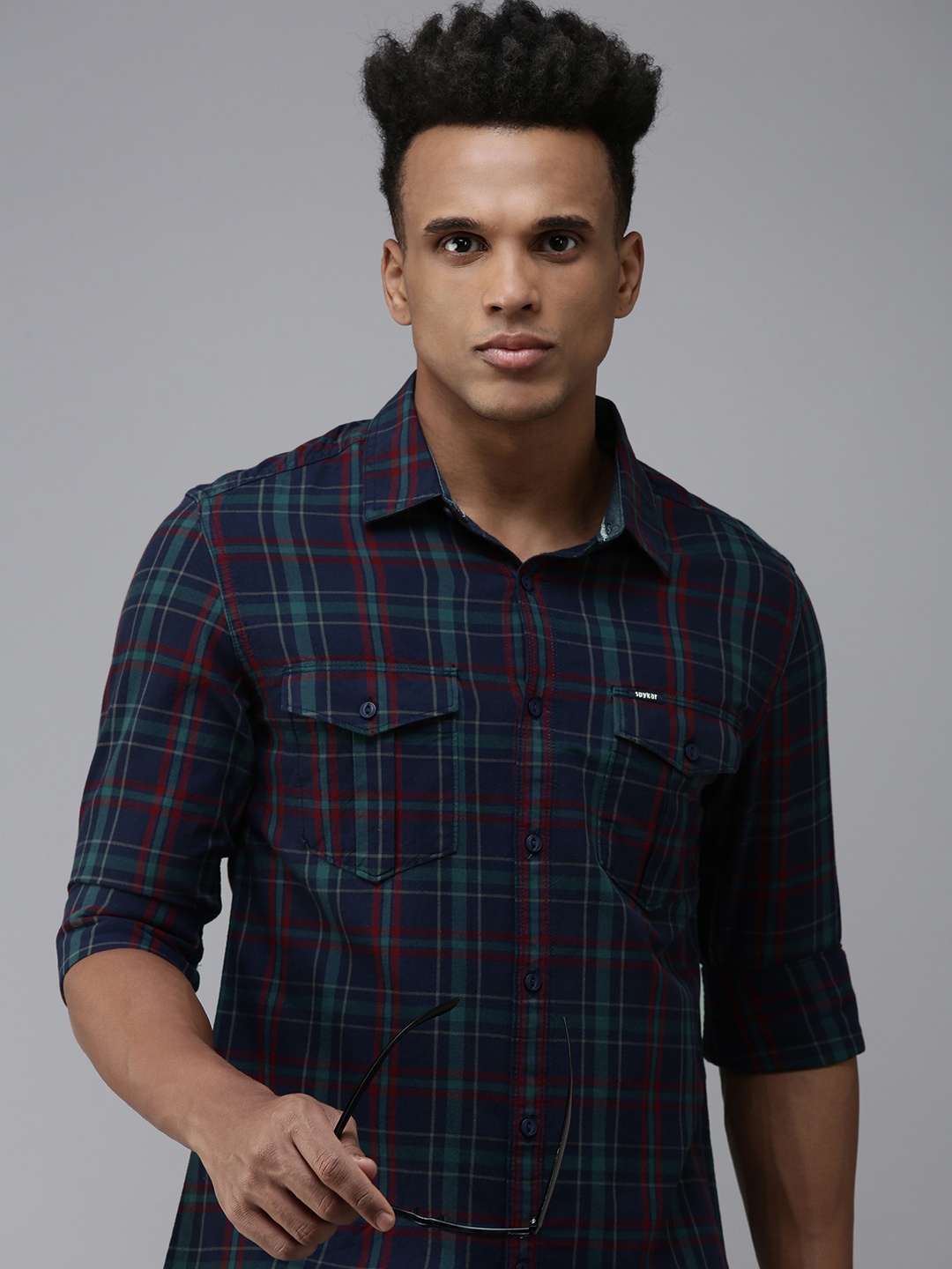 

SPYKAR Men Tartan Checked Pure Cotton Casual Shirt, Navy blue