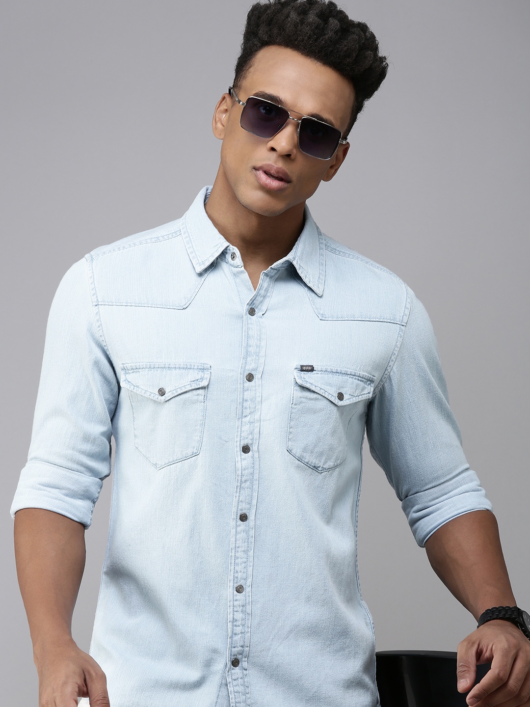 

SPYKAR Slim Fit Pure Cotton Casual Chambray Shirt, Blue