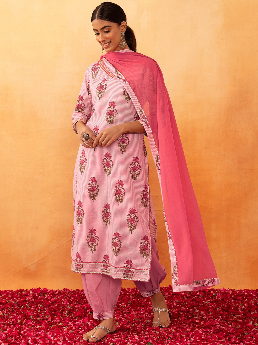 

Rang by Indya Floral Printed Regular Pure Cotton Straight Kurta & Salwar With Dupatta, Pink