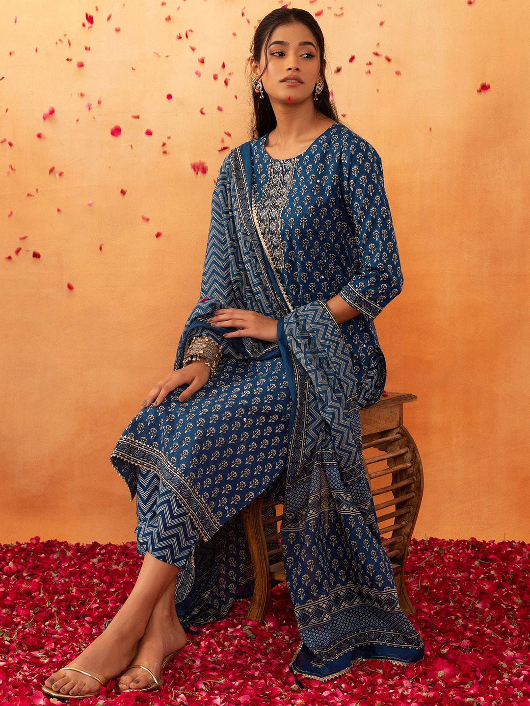 

Rang by Indya Floral Printed Pure Cotton Straight Kurta With Trousers & Dupatta, Navy blue