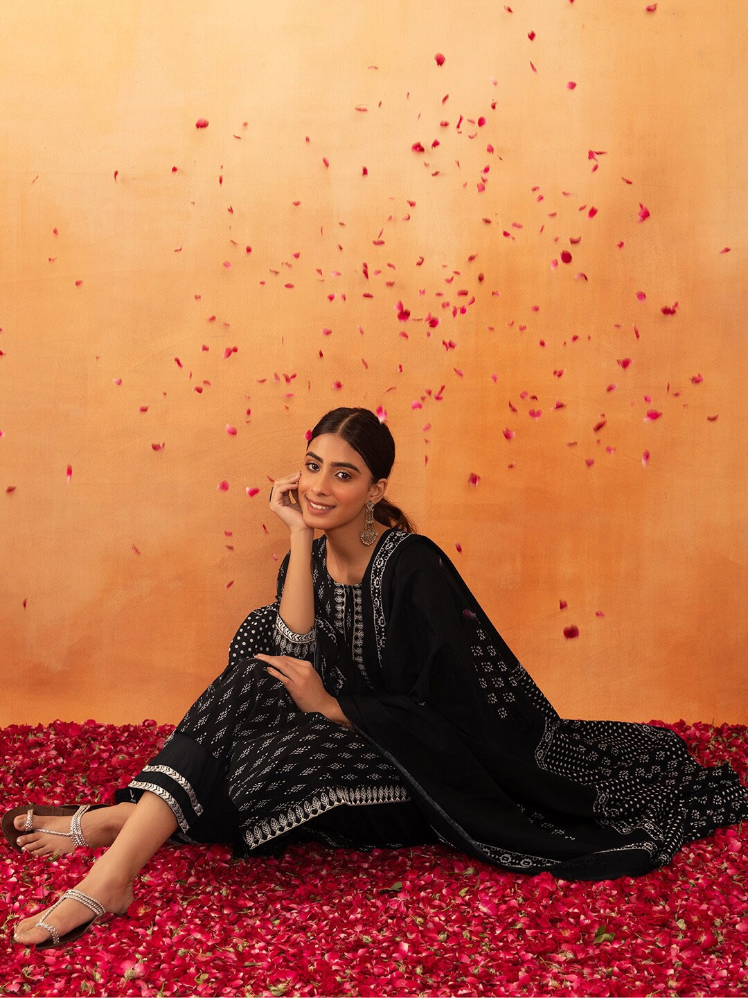 

Rang by Indya Ethnic Motifs Printed Thread Work Pure Cotton Kurta With Trousers & Dupatta, Black