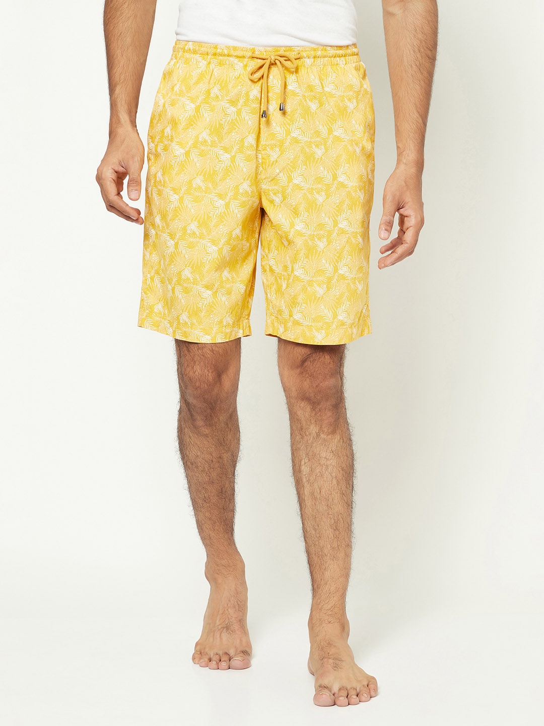 

Crimsoune Club Men Floral Printed Pure Cotton Lounge Shorts, Yellow
