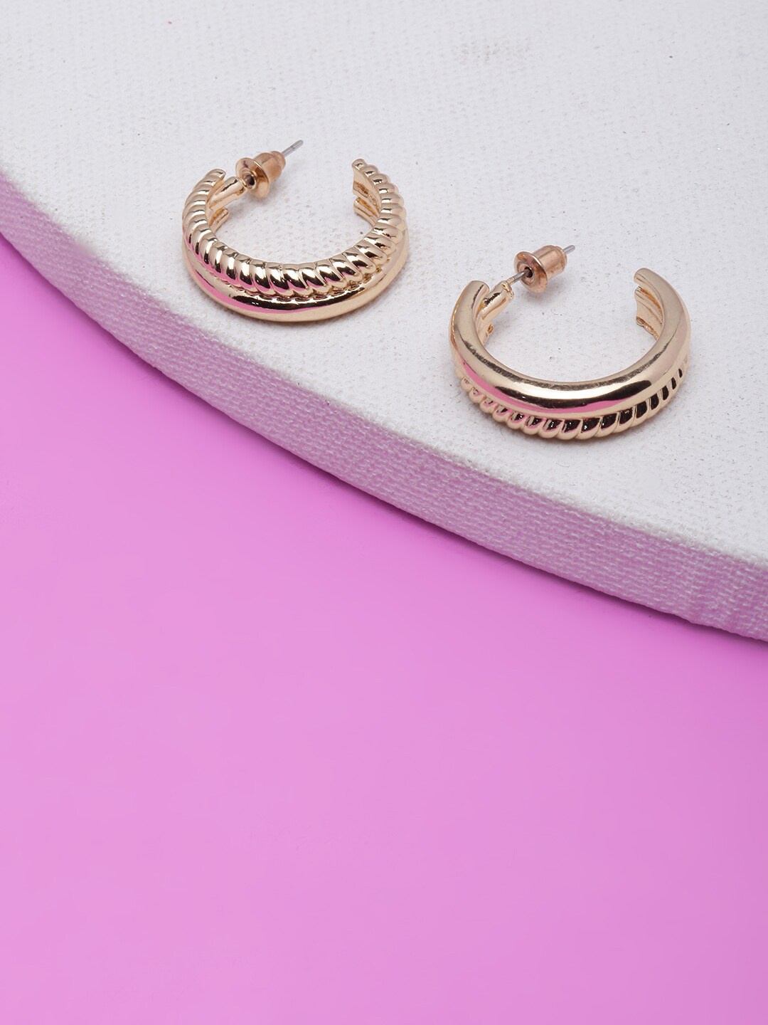 

DressBerry Gold-Plated Gold-Toned Circular Half Hoop Earrings