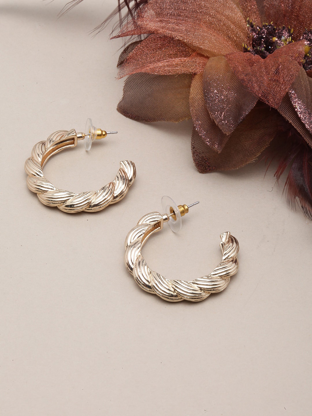 

DressBerry Gold-Plated Gold-Toned Circular Half Hoop Earrings