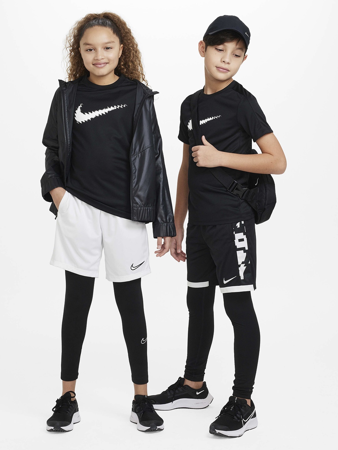 

Nike Trophy Older Kids Logo-Printed T-Shirt, Black