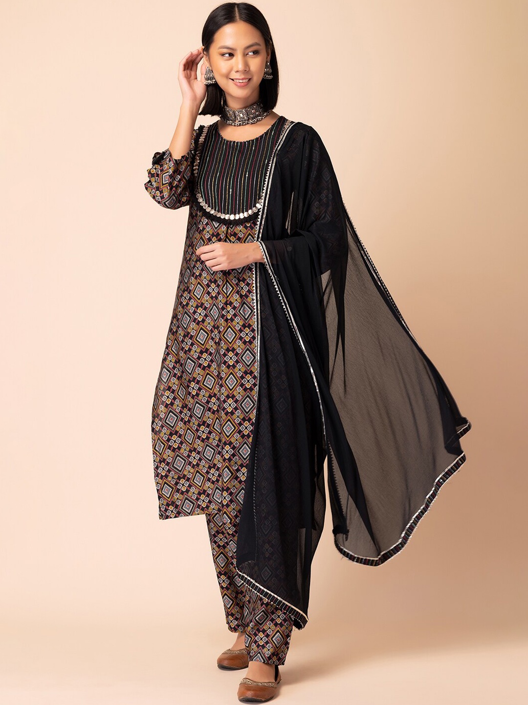 

INDYA Ikat Printed Kurta With Trouser & Dupatta, Black