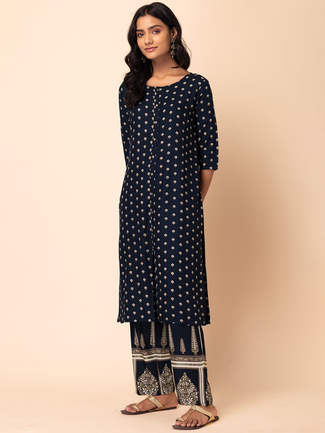 

INDYA Floral Foil-Printed Straight Kurta With Trouser, Navy blue