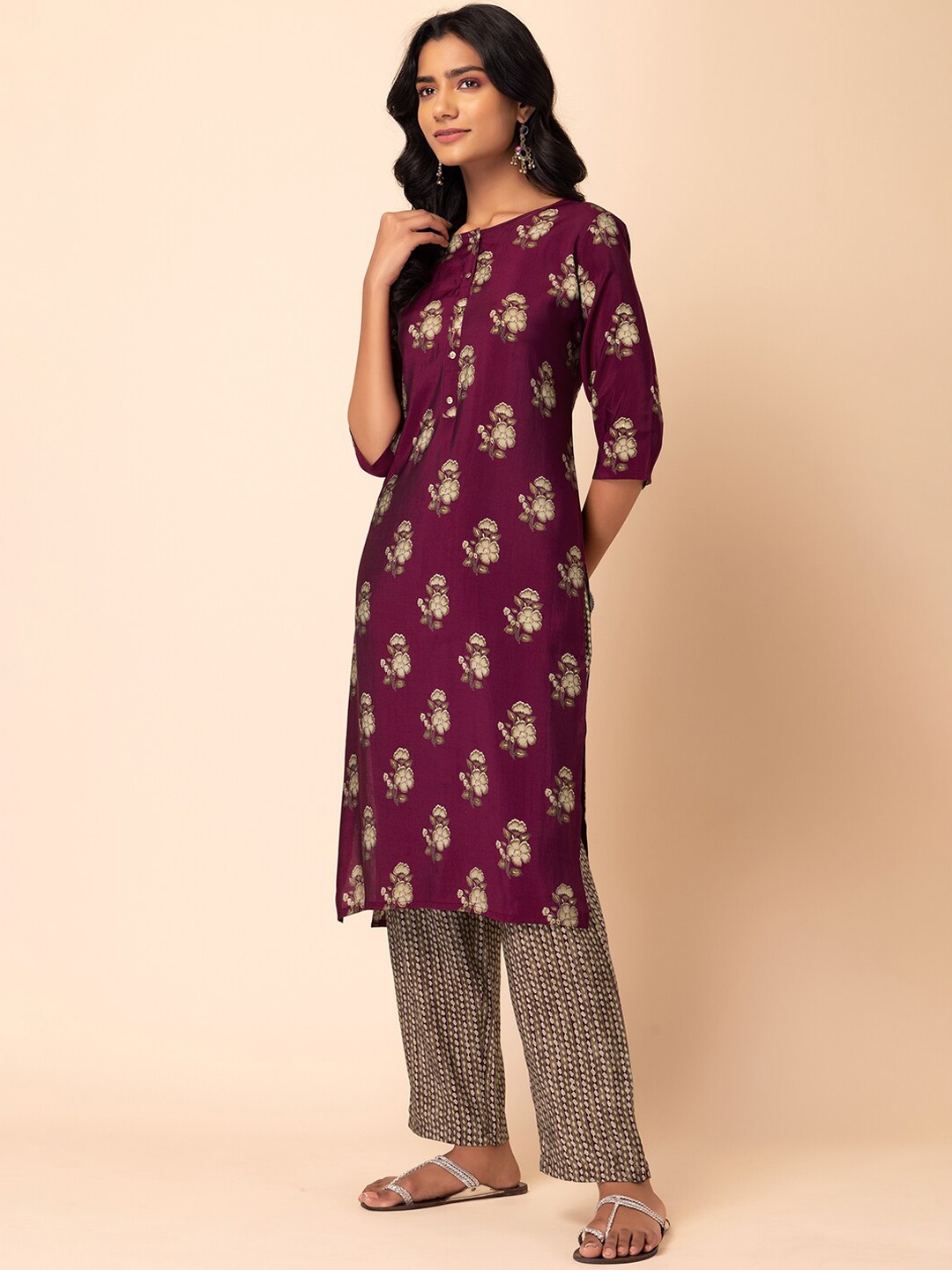 

INDYA Floral Printed Straight Kurta With Trouser, Purple
