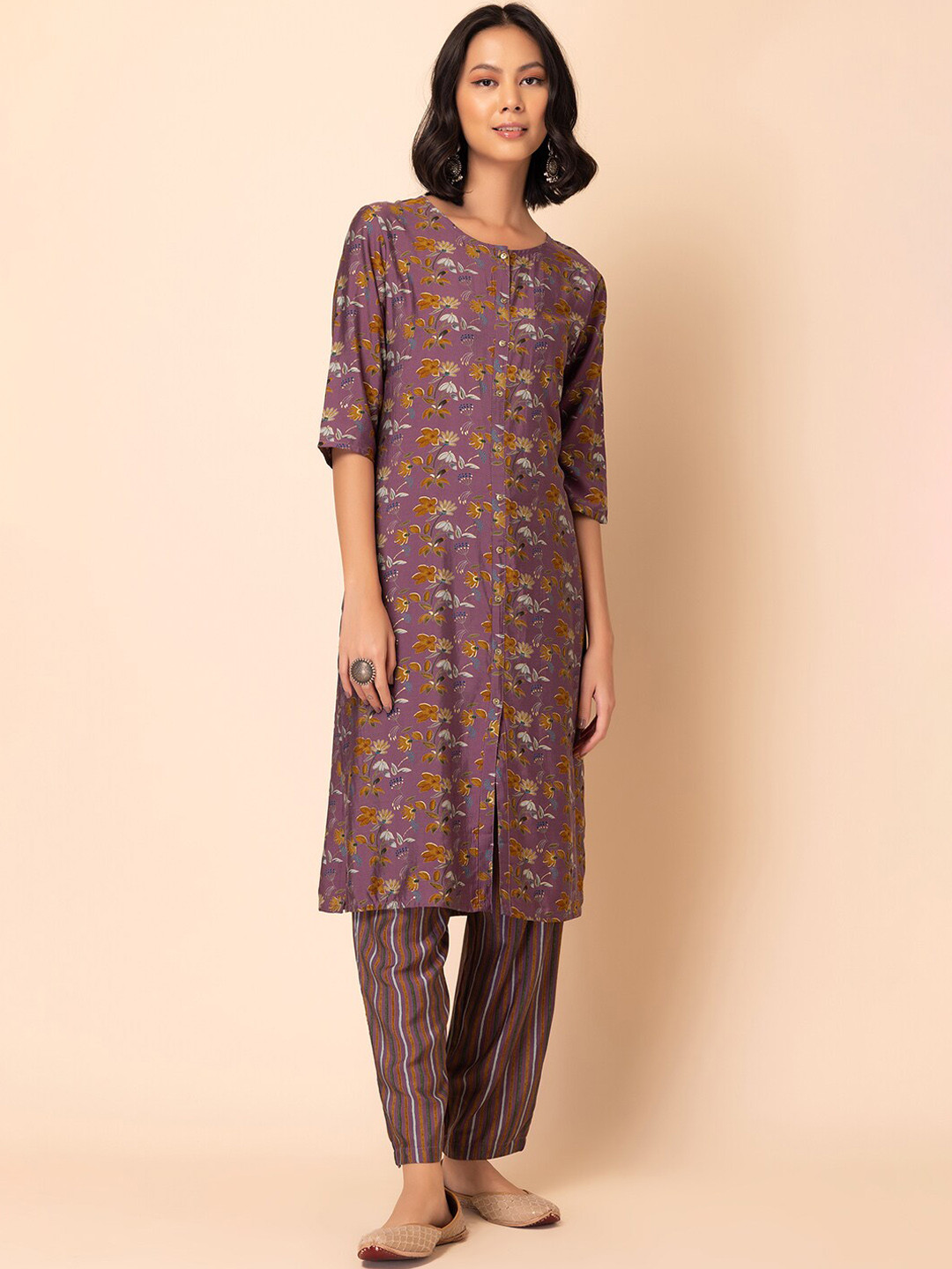 

INDYA Floral Printed Straight Kurta With Trouser, Purple