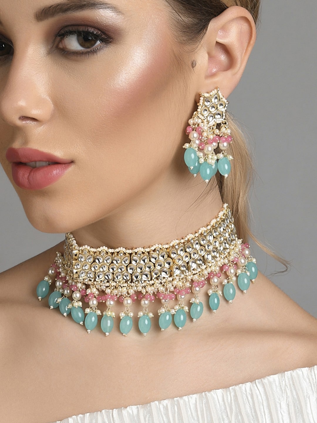 

Fida Gold-Plated Kundan-Studded Necklace & Earring Set