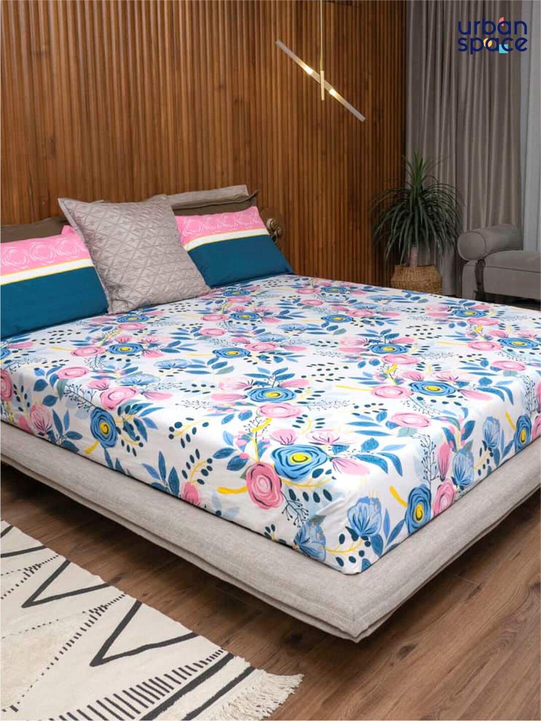 

URBAN SPACE White & Blue Floral Printed Pure Cotton Double Queen Bedding Set