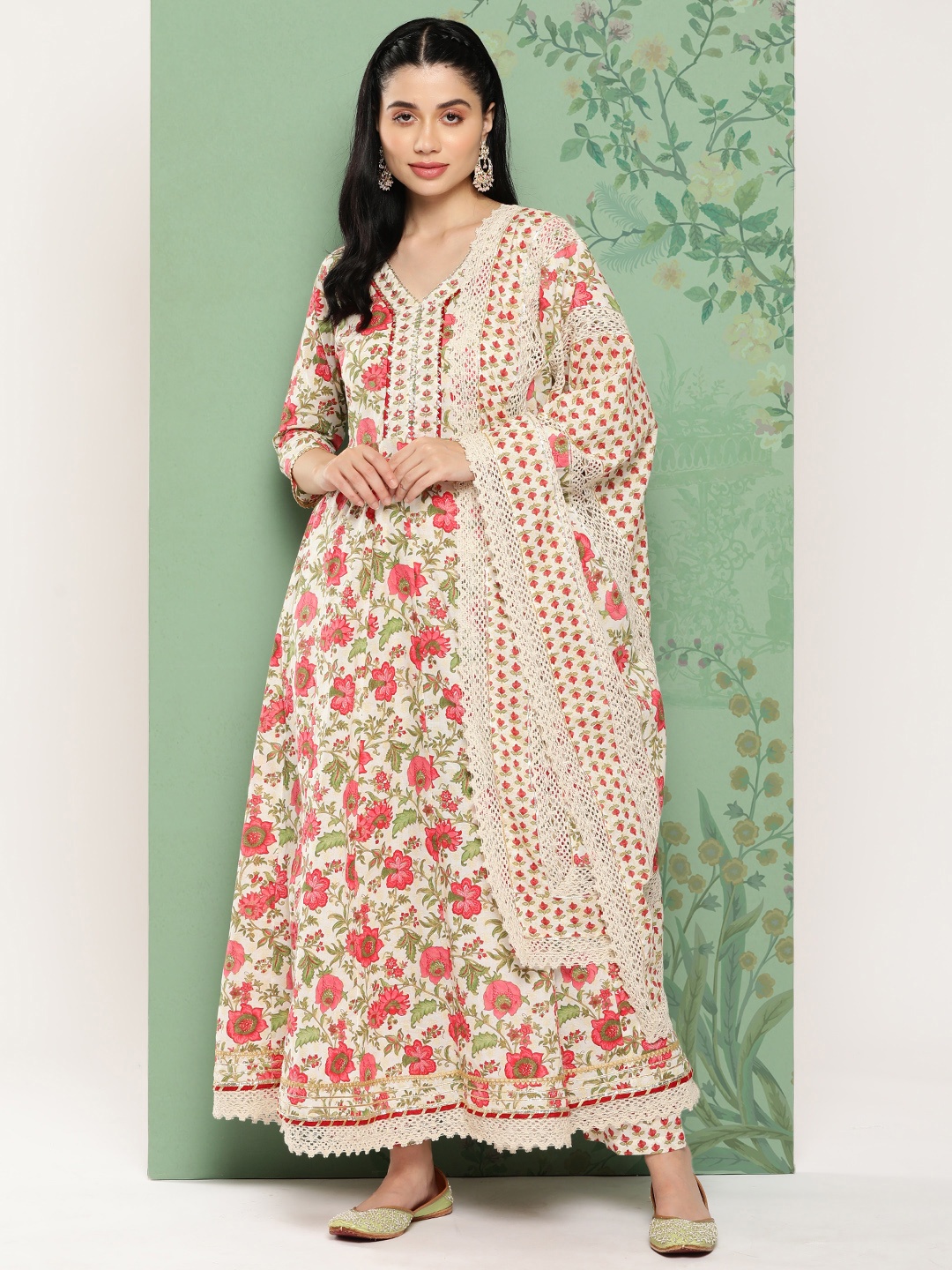 

Yufta Women Floral Printed Regular Pure Cotton Kurta with Trousers & Dupatta, White