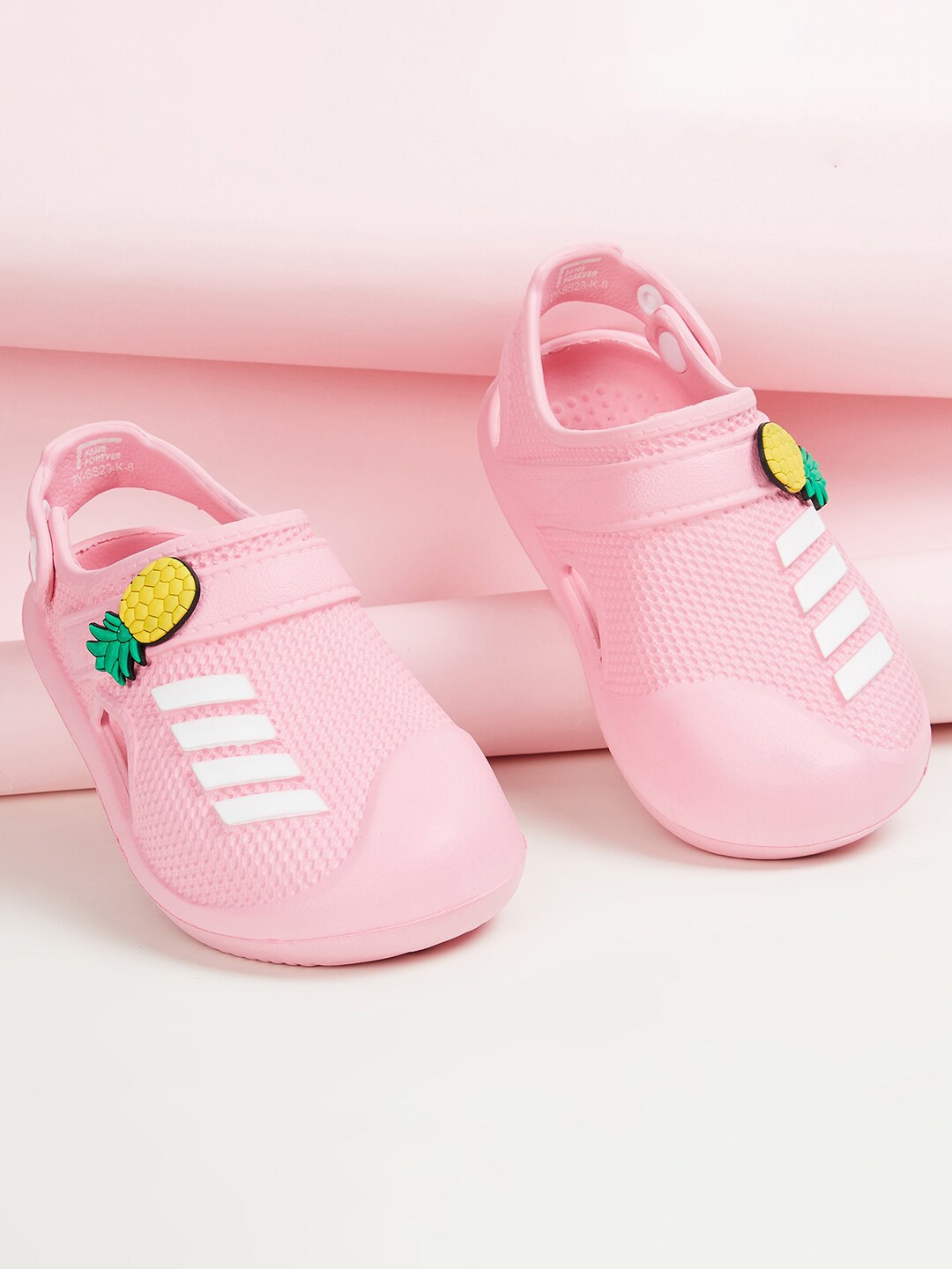 

Fame Forever by Lifestyle Girls Textured Rubber Clogs, Pink