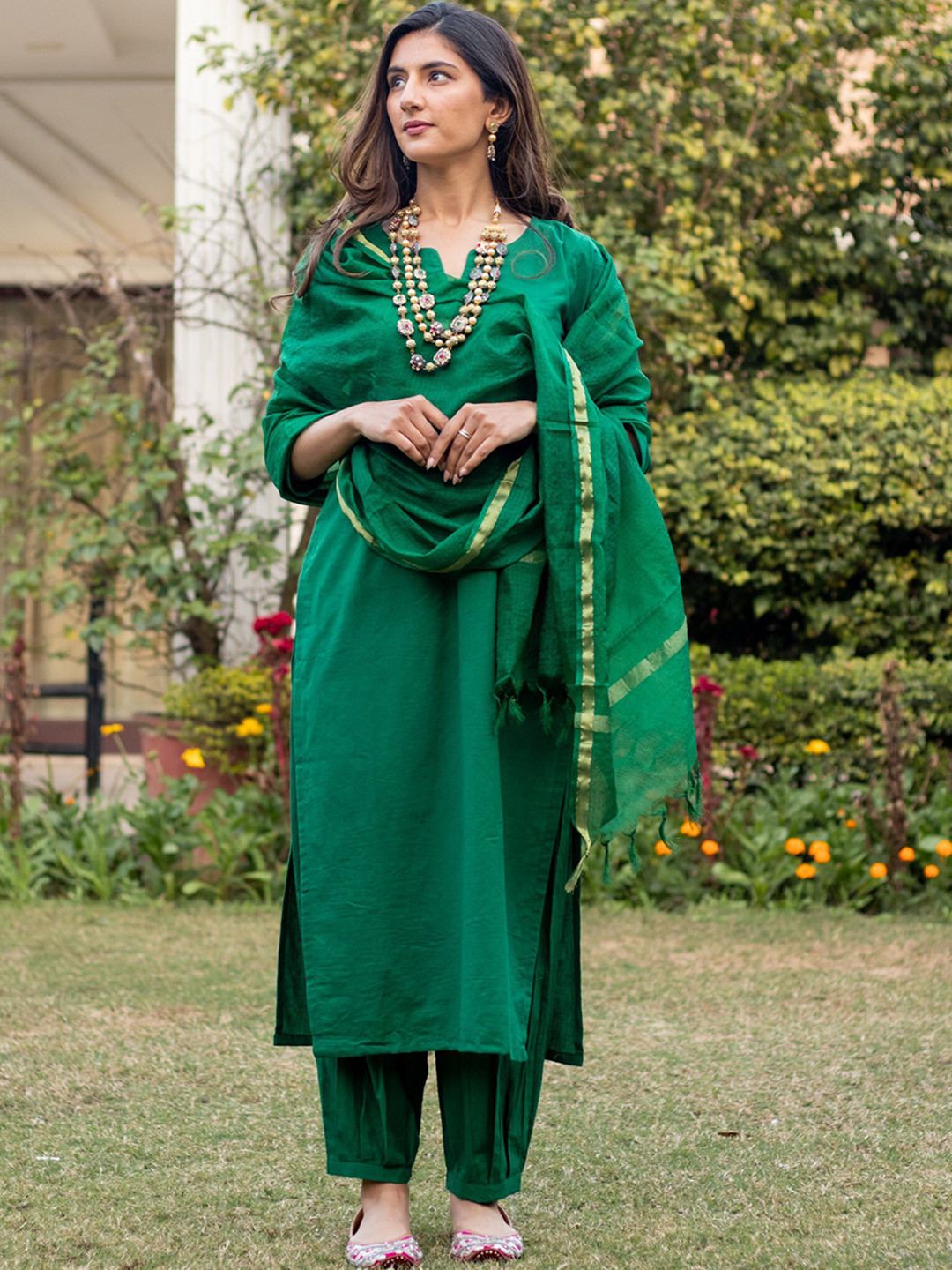 

DIMPLE DESIGN STUDIO Notched Neck Pure Cotton Kurta with Salwar & Dupatta, Green