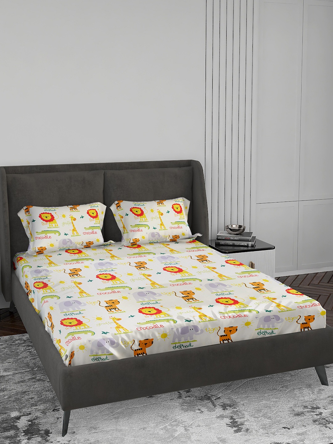 

LABHAM White & Orange Printed Cotton 144 TC King Bedsheet With 2 Pillow Covers