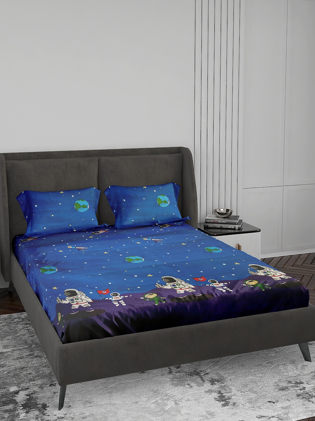 

LABHAM Kids Mania Purple & Blue Graphic Cotton 144 TC King Bedsheet With 2 Pillow Covers
