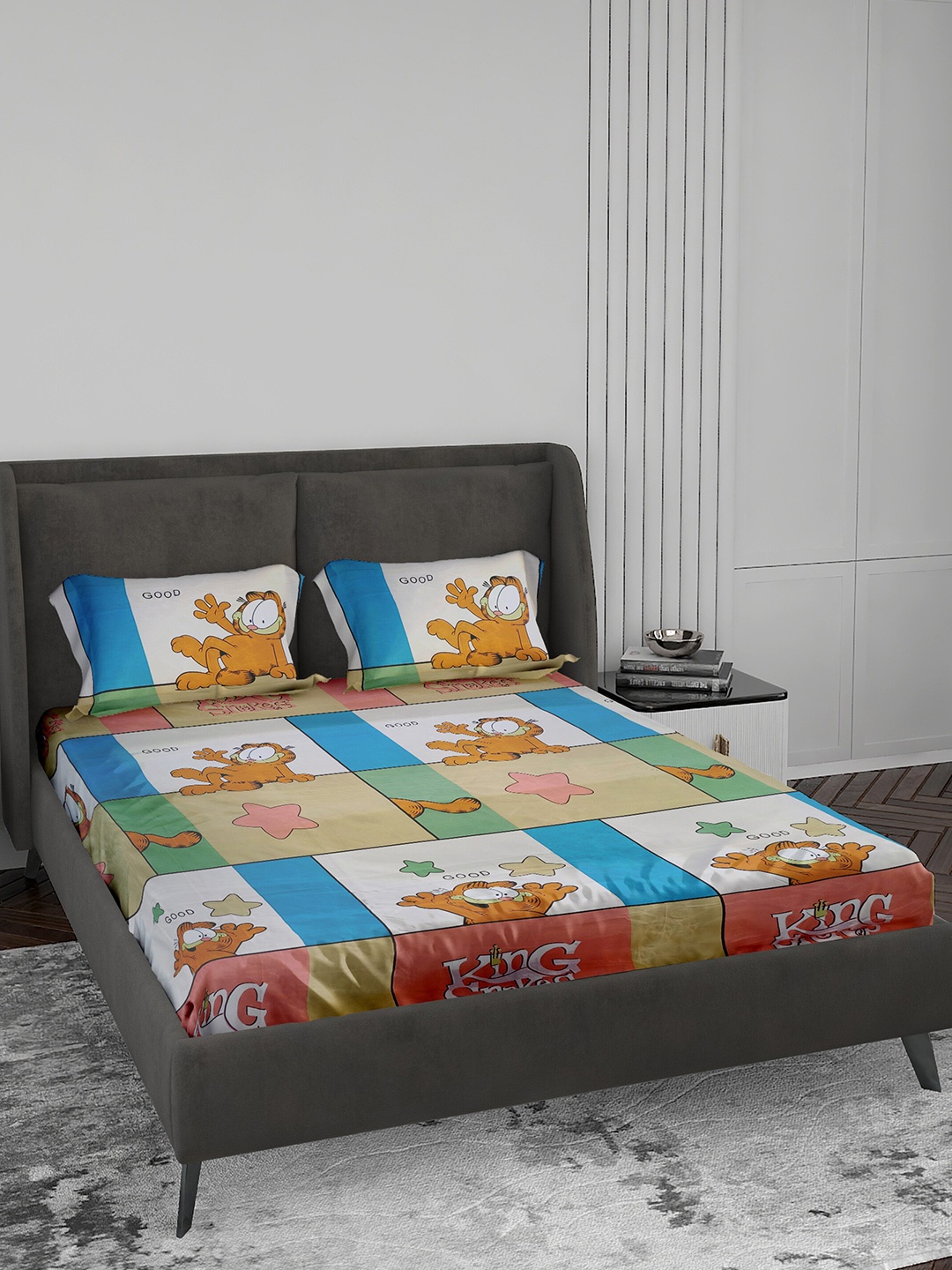 

LABHAM Kids Mania White Cartoon Characters Cotton 144TC King Bedsheet With 2 Pillow Covers
