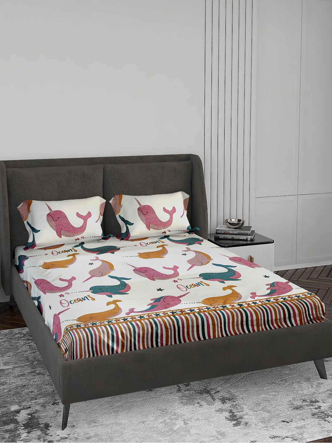 

LABHAM Kids Mania Orange & White Graphic Cotton 144 TC King Bedsheet With 2 Pillow Covers
