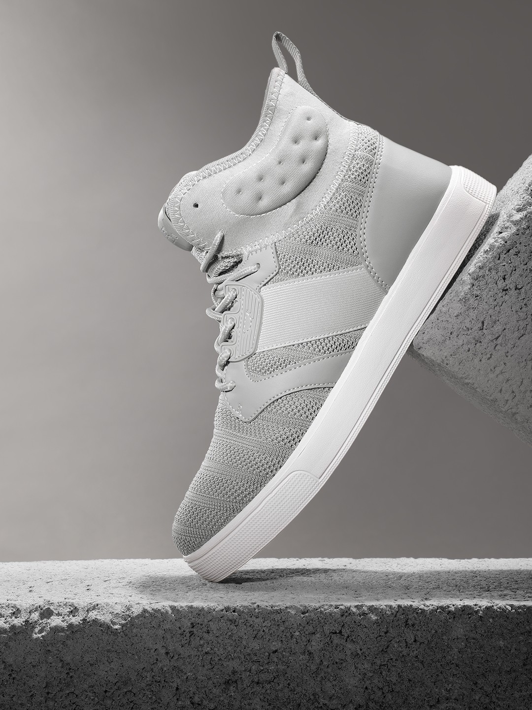 

HRX by Hrithik Roshan Men Grey Running Shoes