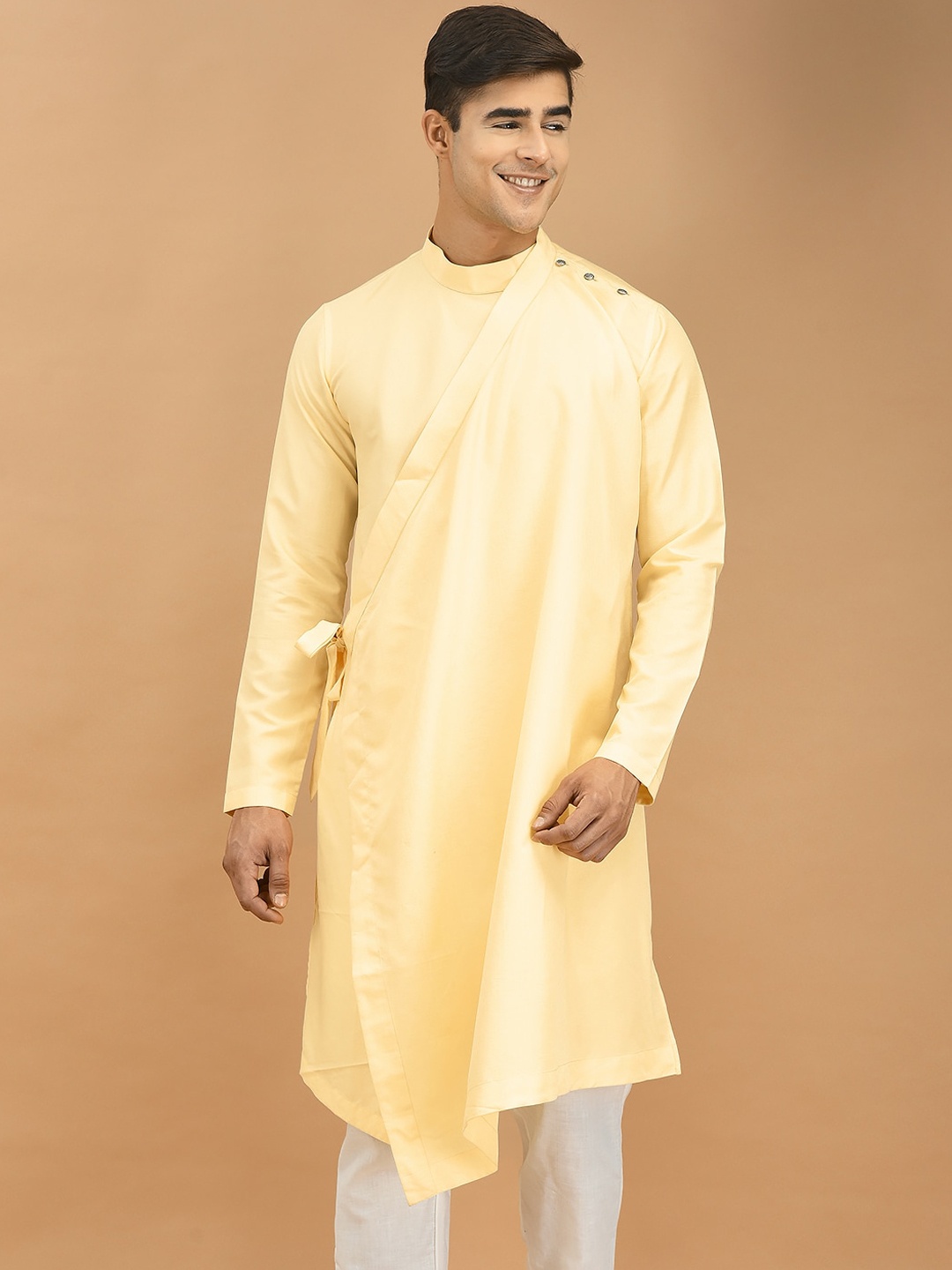 

DEYANN Band Collar Angrakha Asymmetric Kurta, Yellow