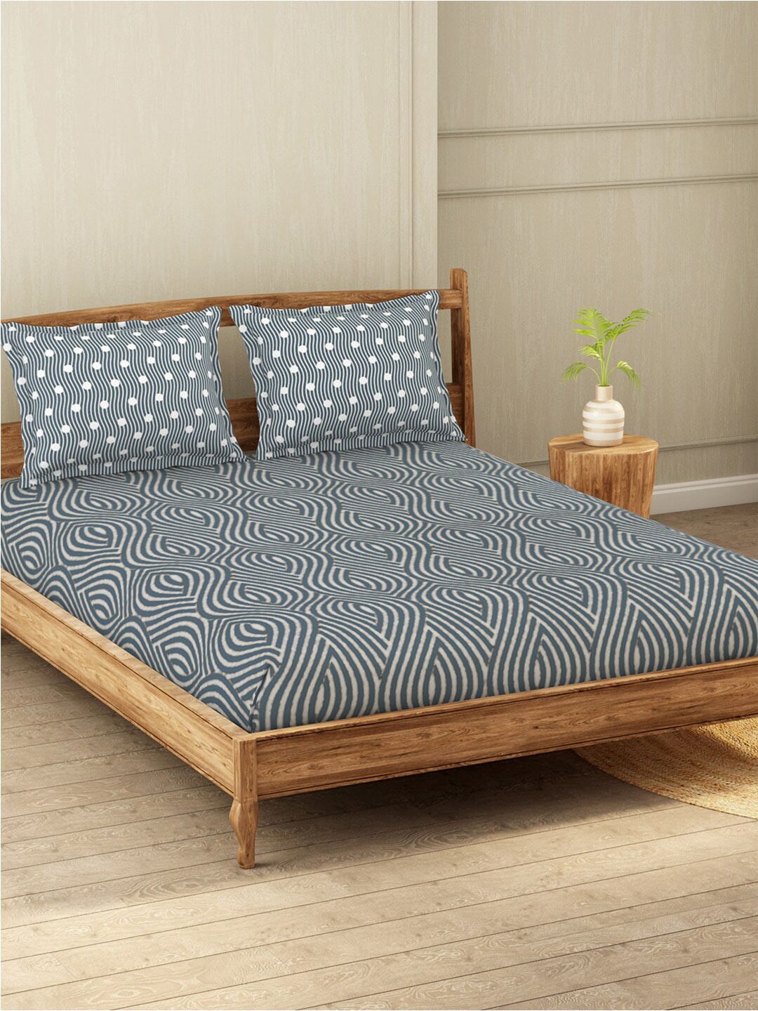 

Welspun Wonder Full Teal & White 200 TC Queen Bedsheet With 2 Pillow Covers