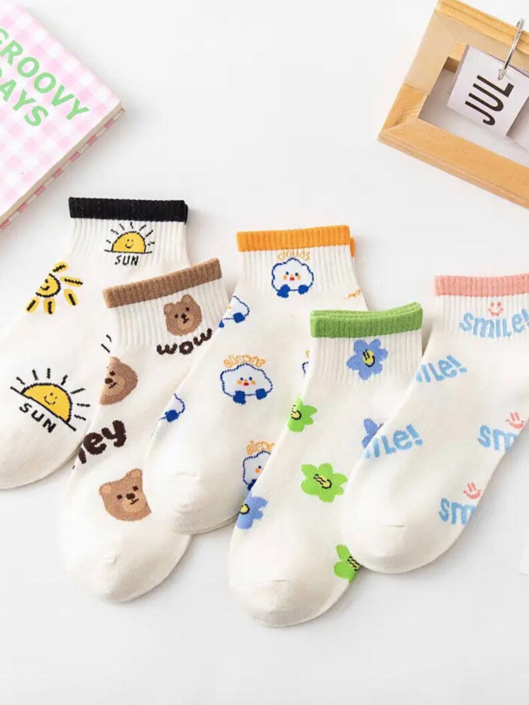 

iSWEVEN Women Patterned Pack Of 5 Ankle-Length Socks, White
