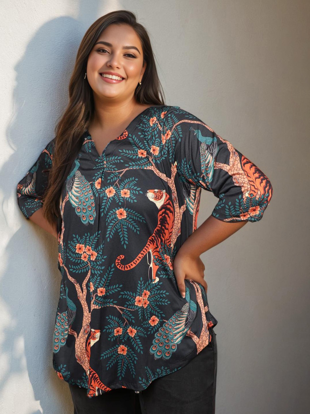 

Amydus Plus Size Floral Printed V-Neck Longline Top, Black