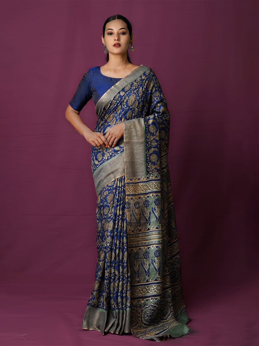

Unnati Silks Ethnic Motifs Pure Silk Handloom Block Print Saree, Navy blue