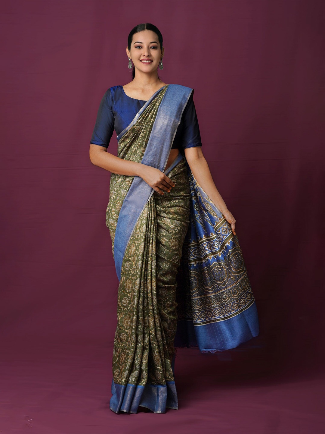 

Unnati Silks Ethnic Motifs Printed Zari Pure Silk Block Print Saree, Green