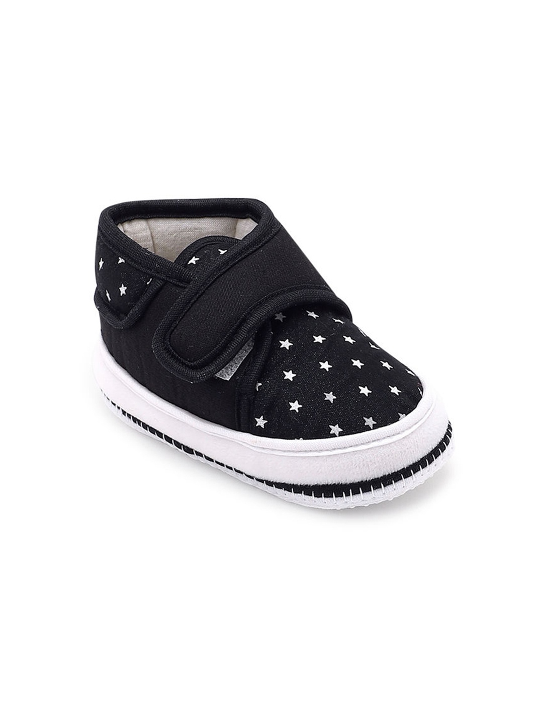 

CHiU Infants Star Cotton Booties, Black