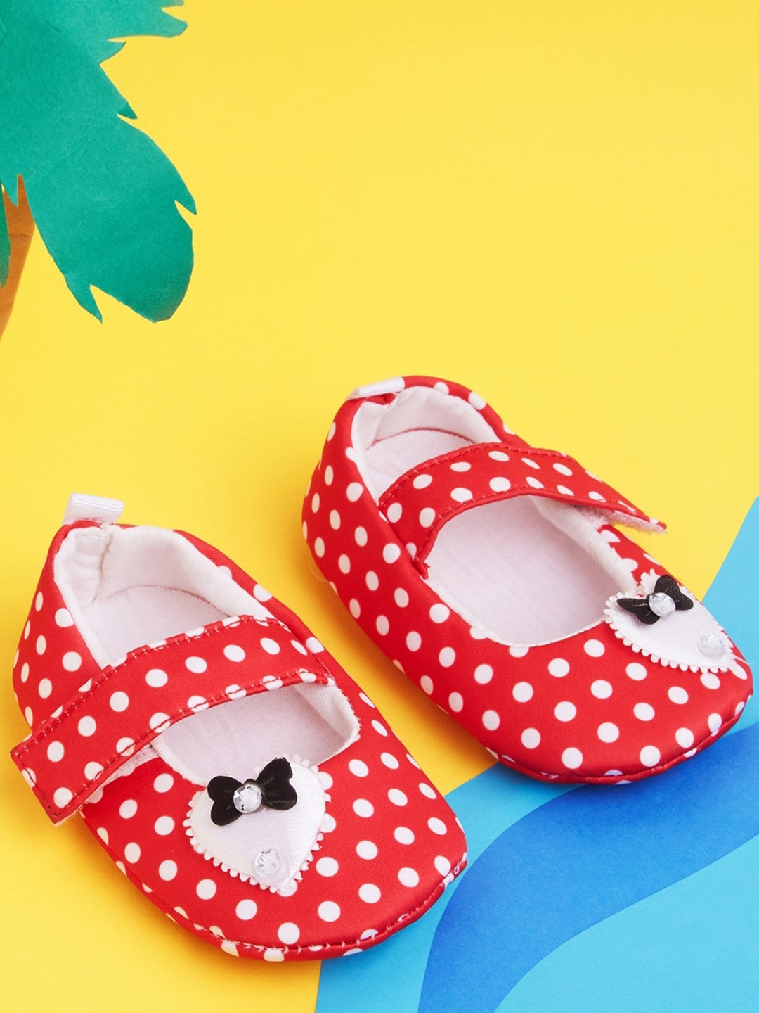 

CHiU Infants Printed Cotton Booties, Red