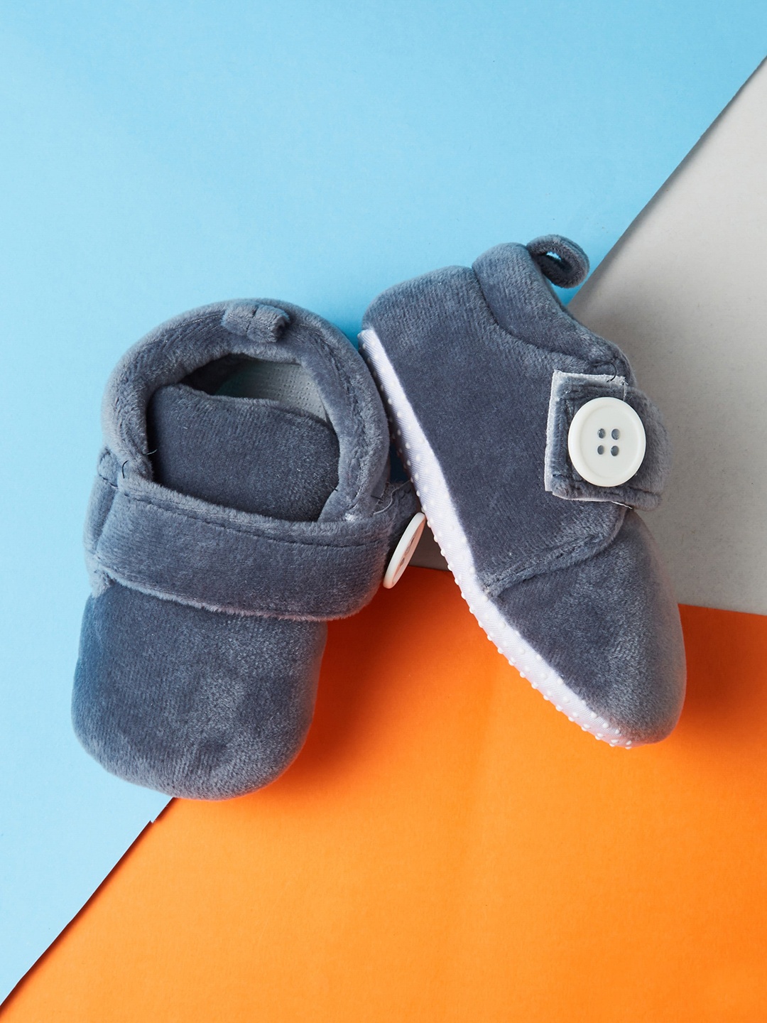 

CHiU Infants Fur Booties, Grey