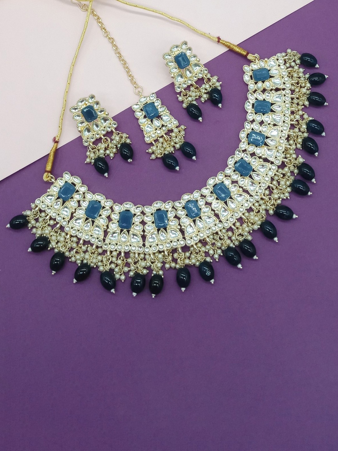 

AASHISH IMITATION Gold-Plated Kundan-Studded & Beaded Necklace & Earrings Set