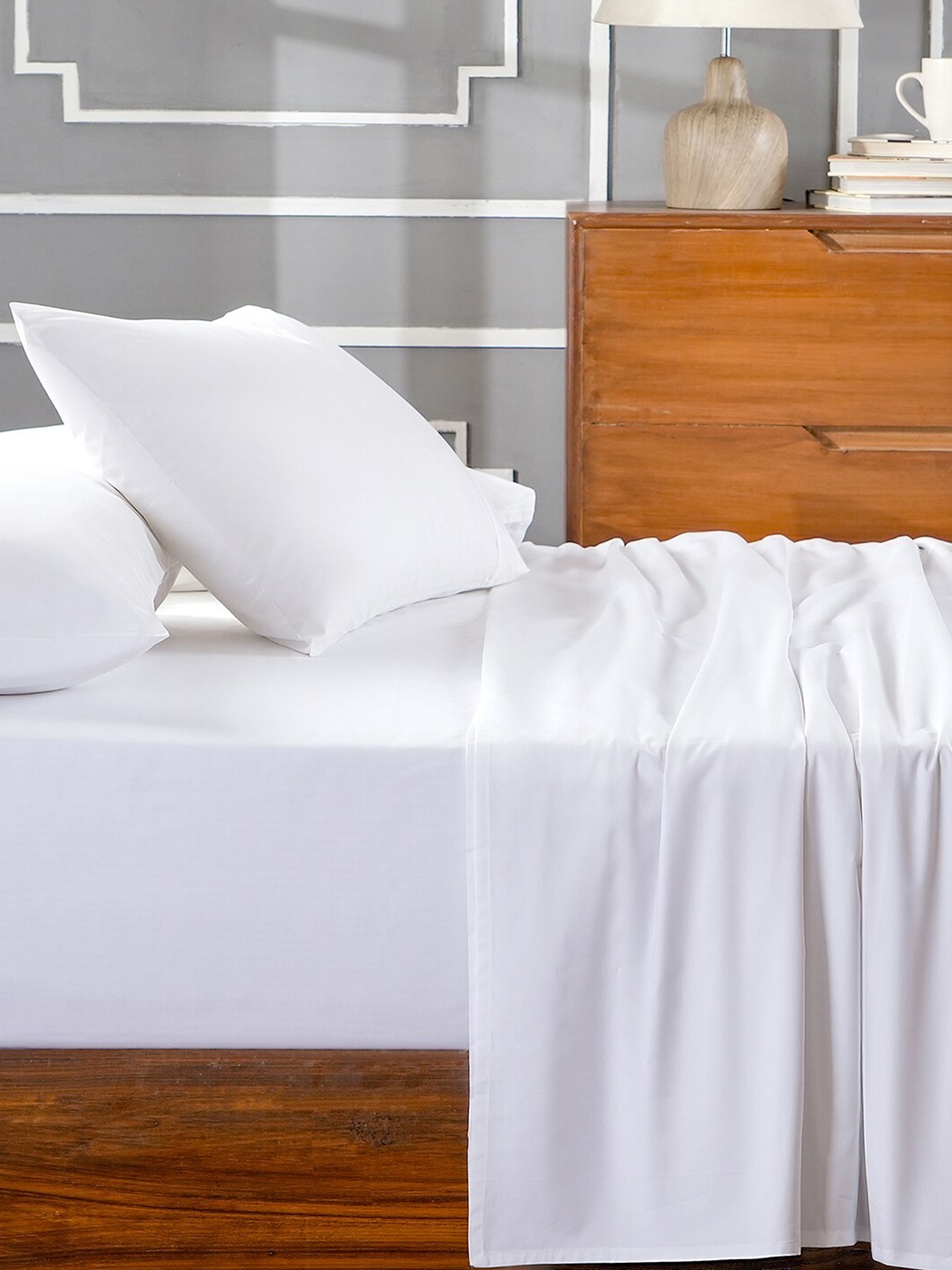 

MASPAR Colorart Eden White 144TC Cotton Double Queen Bedsheet & 2 Pillow Cover