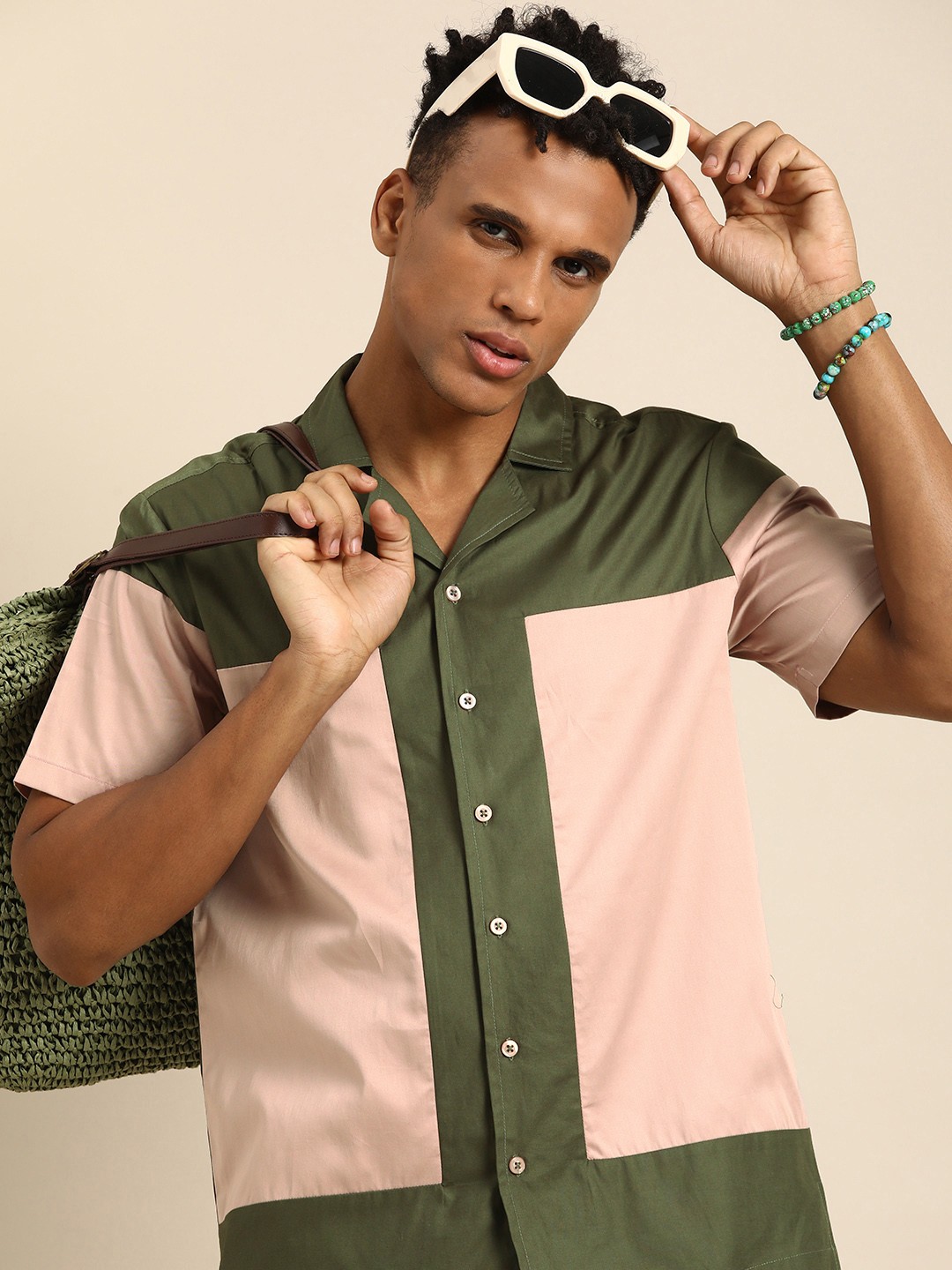 

Sangria Men Classic Opaque Colourblocked Cotton Casual Shirt, Olive