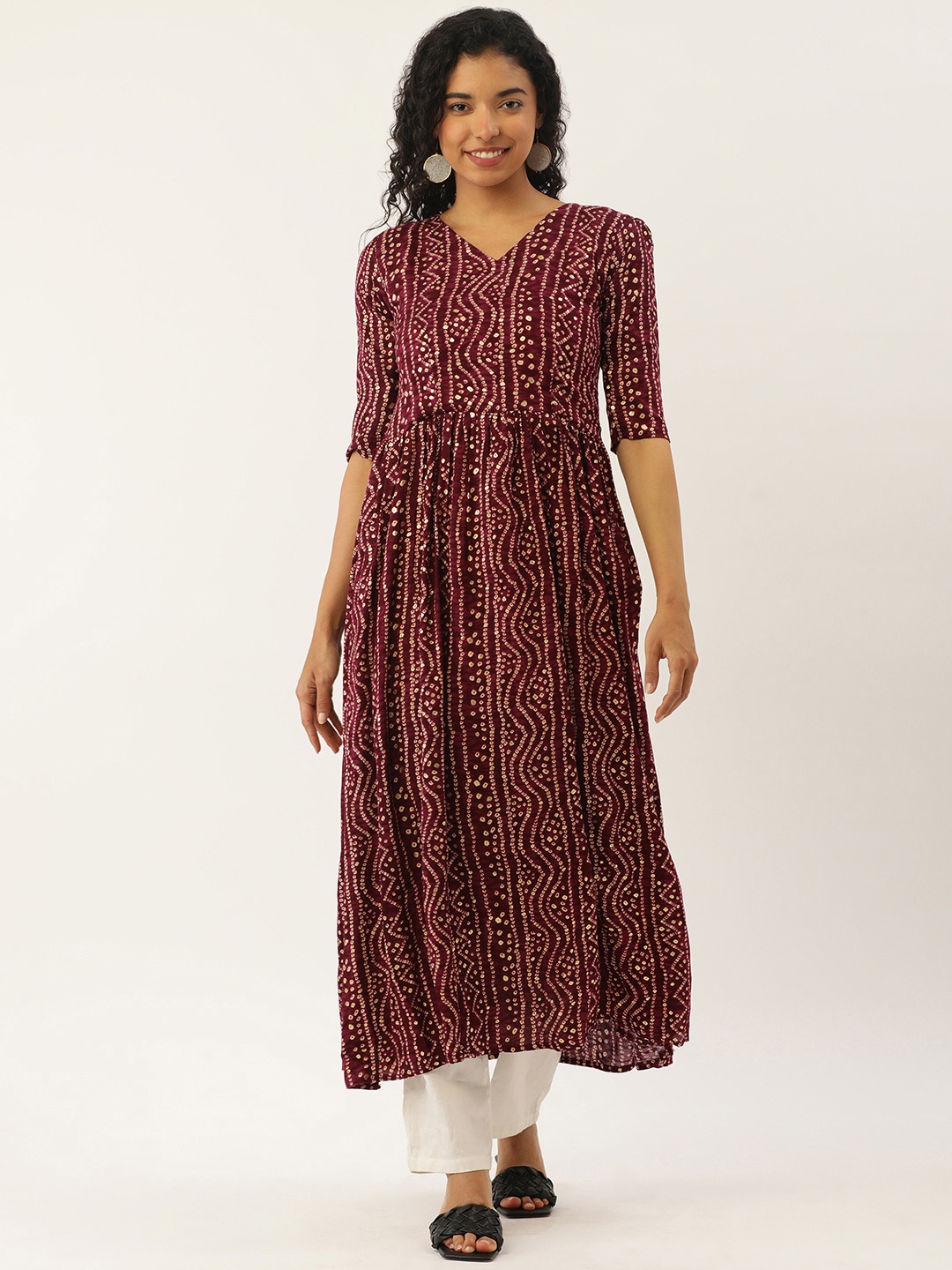 

LOOKNBOOK ART Bandhani Foil Printed Puff Sleeves Kurta, Purple