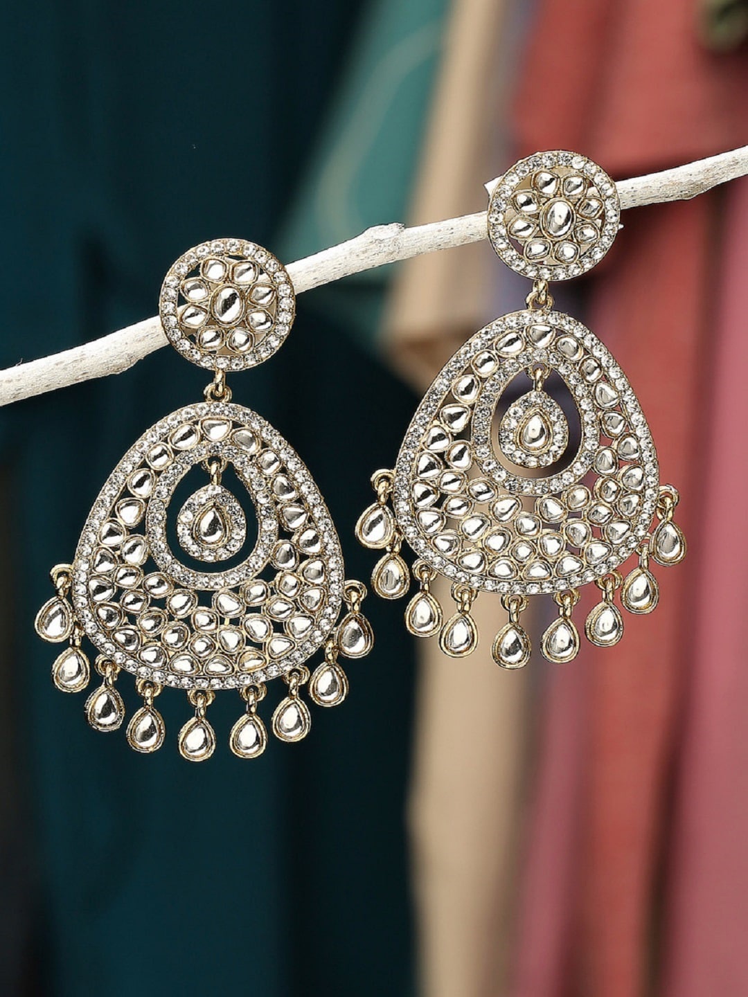 

OOMPH Gold-Plated Contemporary Kundan Studded Drop Earrings