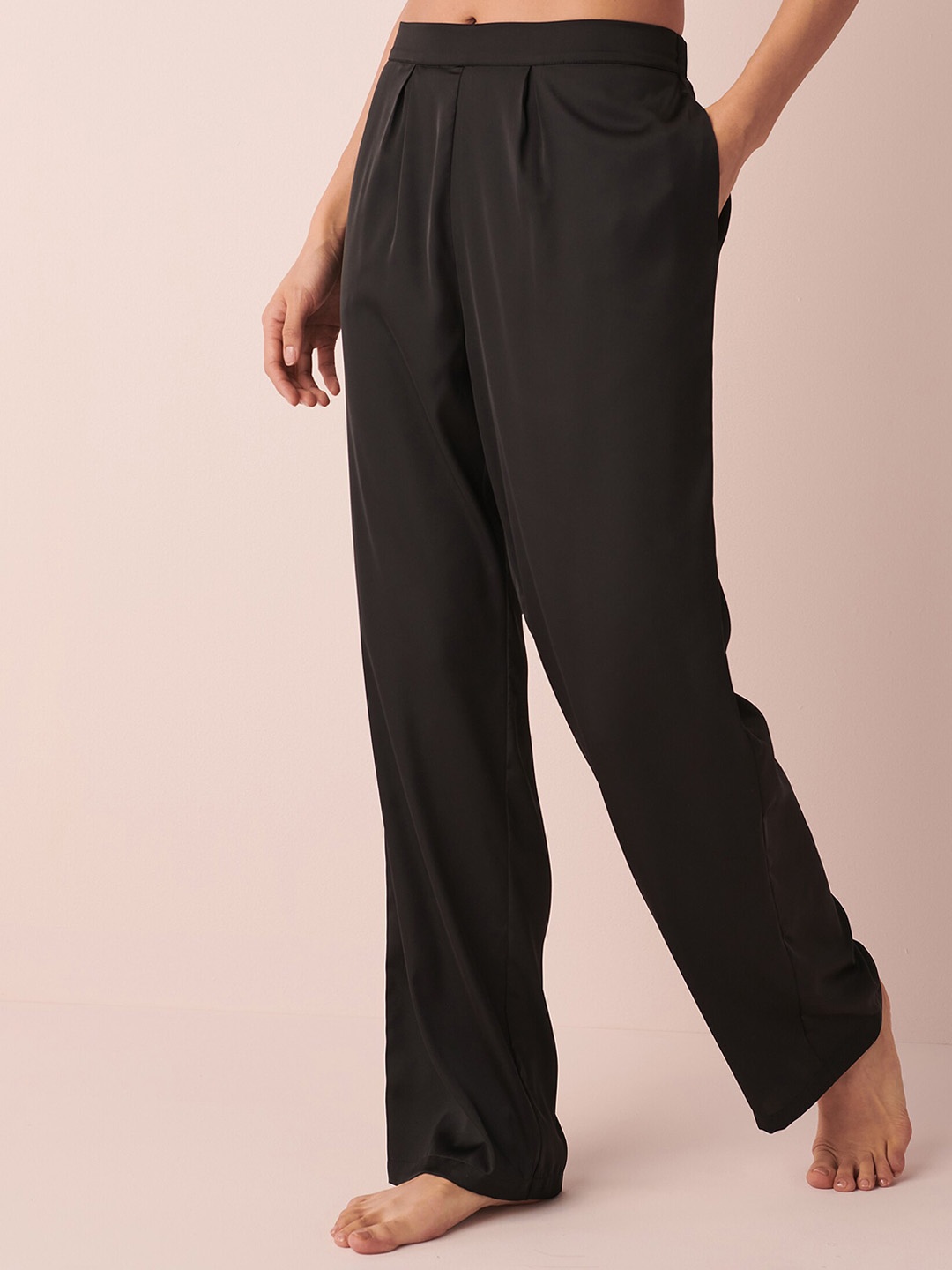 

La Vie en Rose Women Mid-Rise Lounge Pants, Black