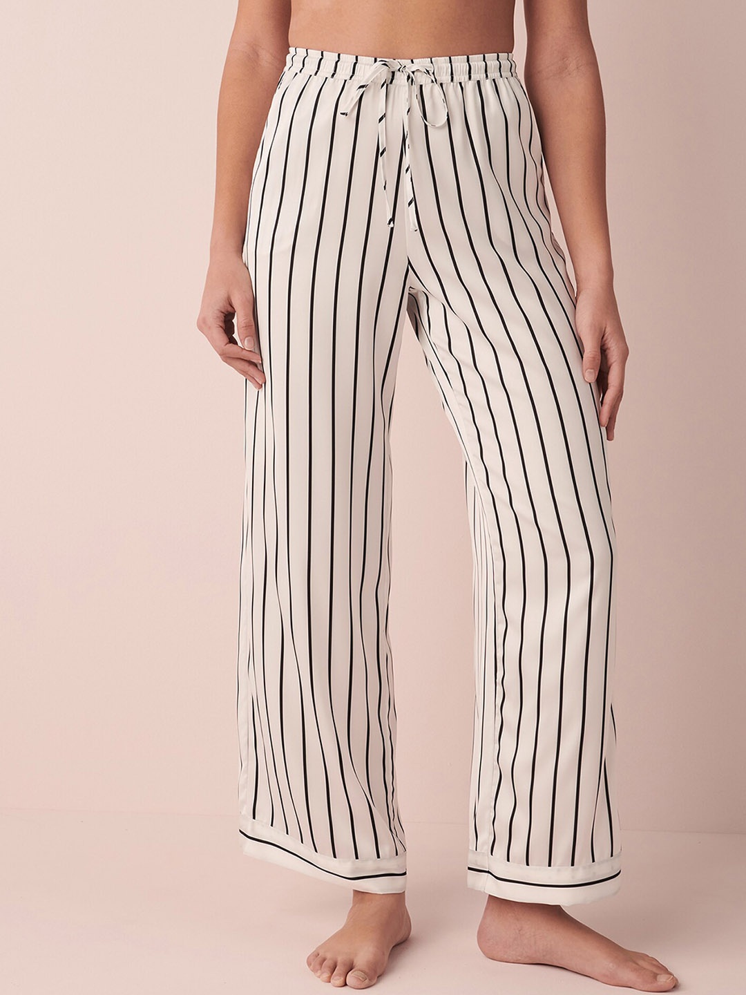

La Vie en Rose Women Striped Lounge Pants, White