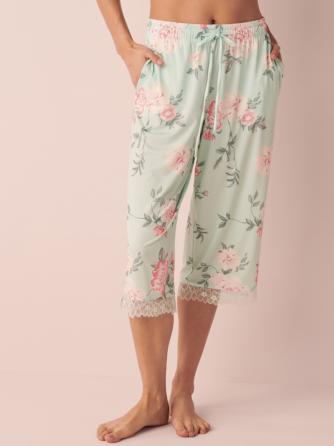 

La Vie en Rose Women Floral Printed Lounge Pants, Green