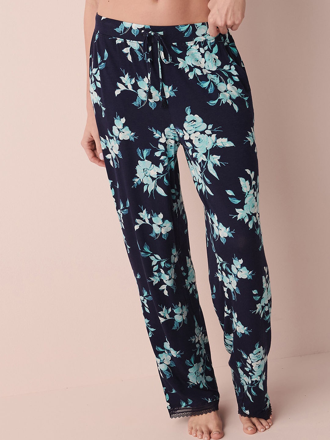 

La Vie en Rose Women Floral Printed Lounge Pants, Navy blue